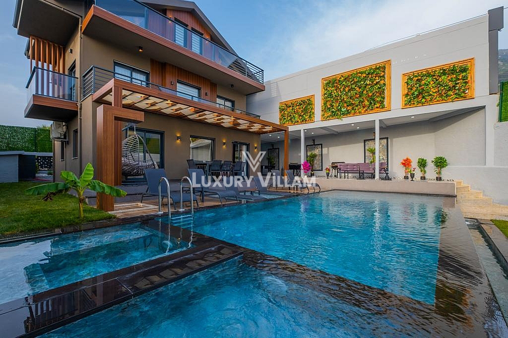 Ovacık lüks villa dış görünüm bahçe ve havuz