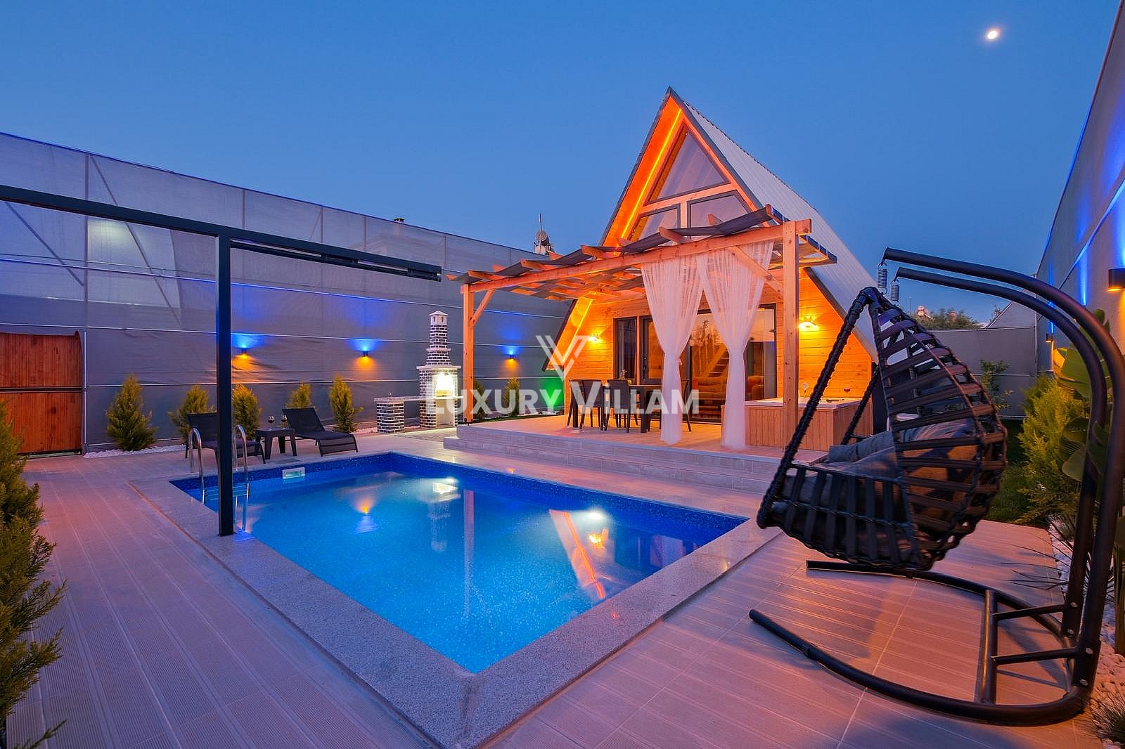 Birden Bungalov Akşam görüntü