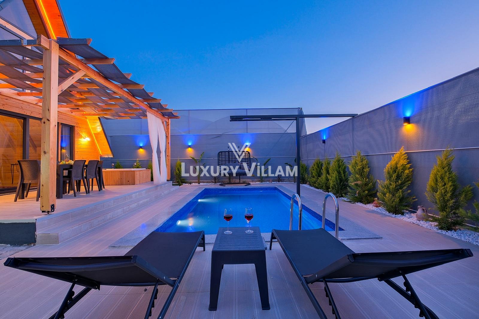 Birden Bungalov havuz